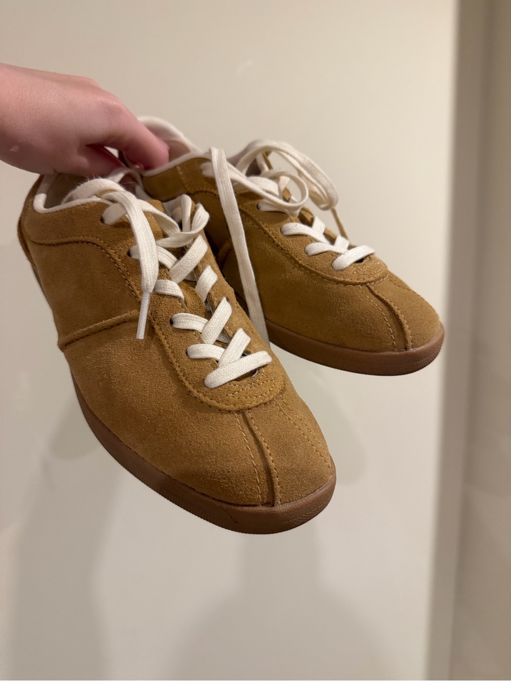 Zara Womenโs Suede Lace-Up Sneakers in Camel with White Laces